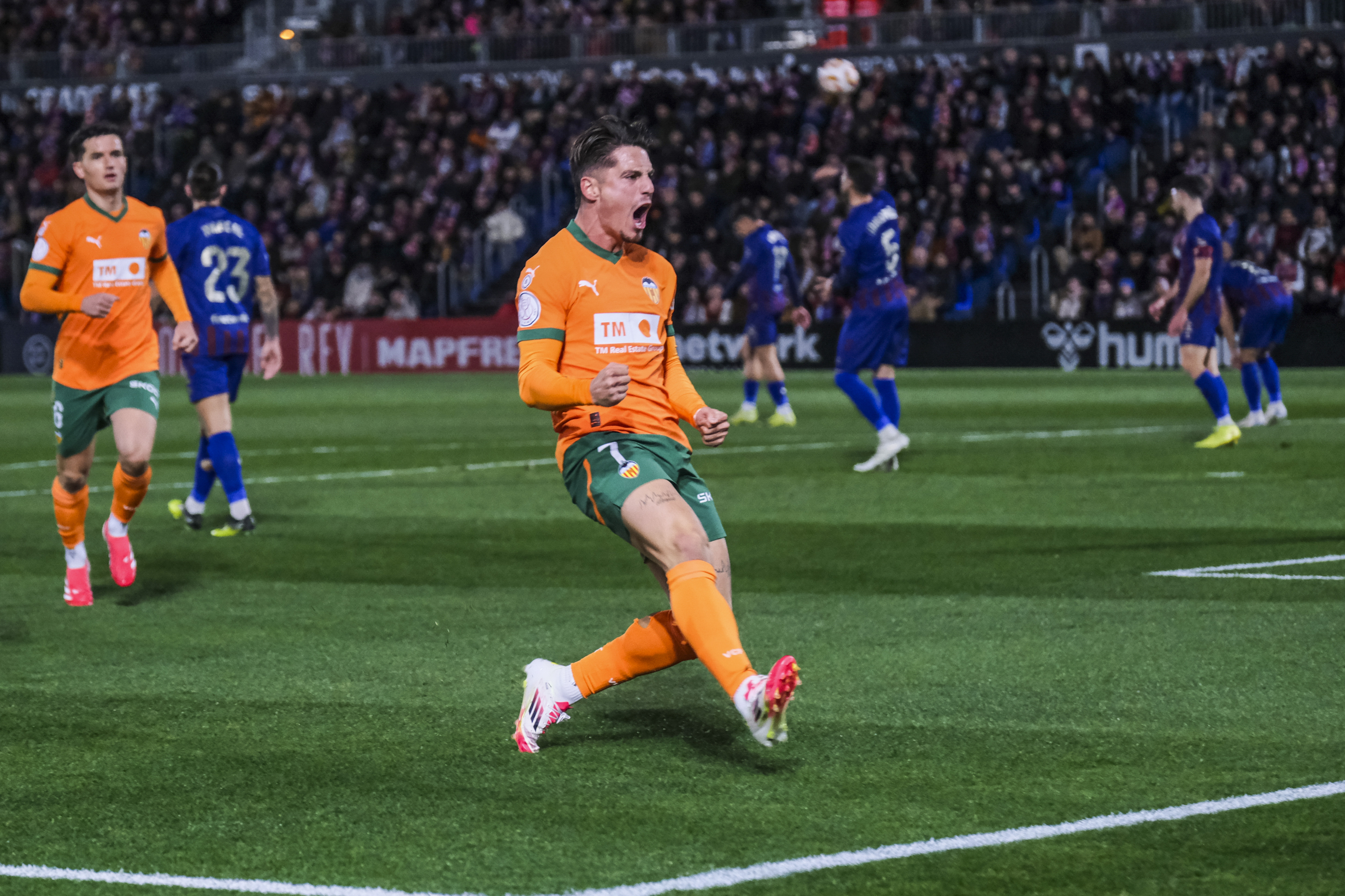 力圖抵擋 力圖抵擋